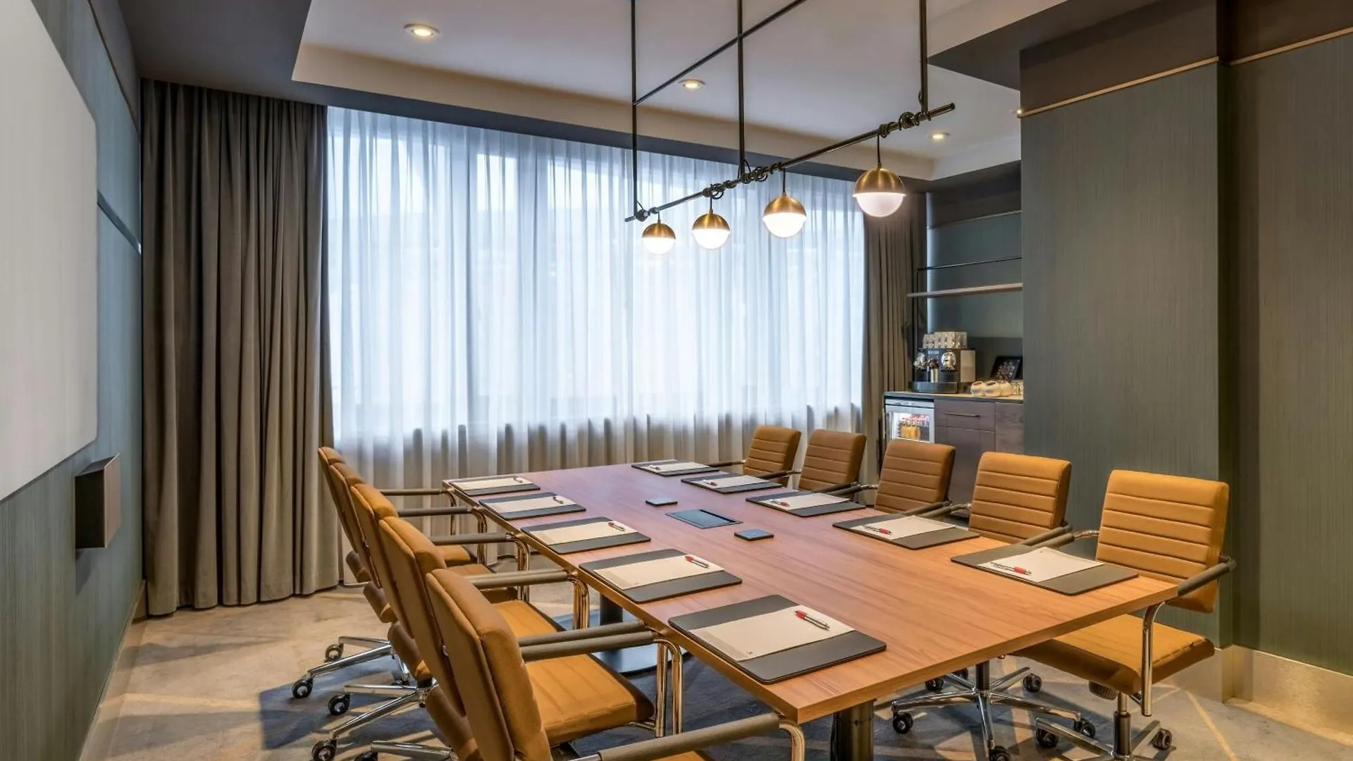 פרנקפורט Frankfurt Marriott Hotel 5*,